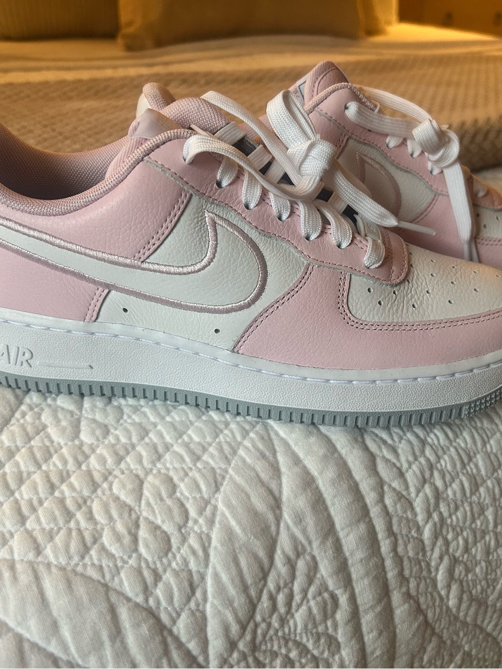Nike Low Top Sneakers in Pink and White